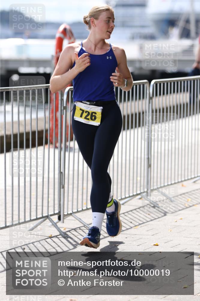 16.08.2026 - KN Förde Triathlon 2026 Antke Förster http://msf.ph/oto/10000019 16.08.2026 13:59:40 Laufen  meine-sportfotos.de
