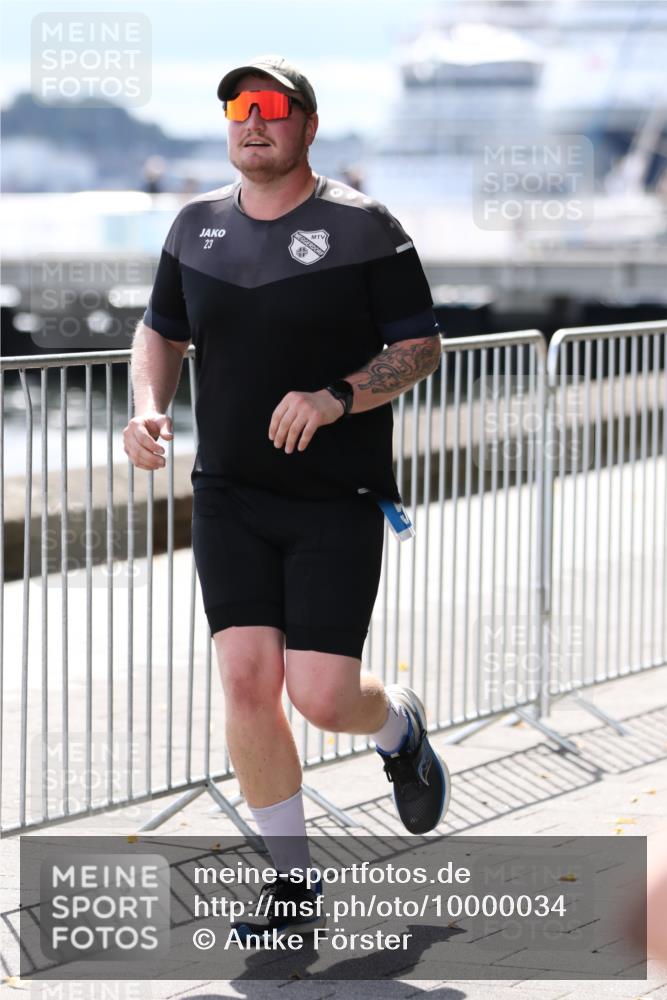 16.08.2026 - KN Förde Triathlon 2026 Antke Förster http://msf.ph/oto/10000034 16.08.2026 13:59:53 Laufen  meine-sportfotos.de