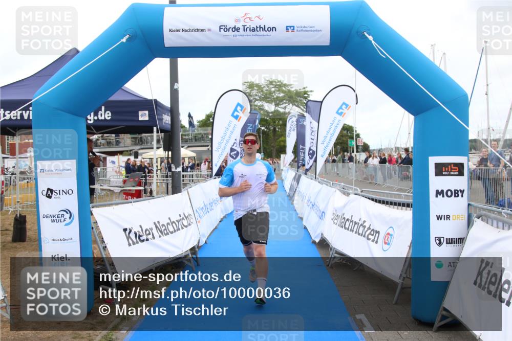 16.08.2026 - KN Förde Triathlon 2026 Markus Tischler http://msf.ph/oto/10000036 16.08.2026 12:16:16 Ziel 408, 410, 408, 410 meine-sportfotos.de