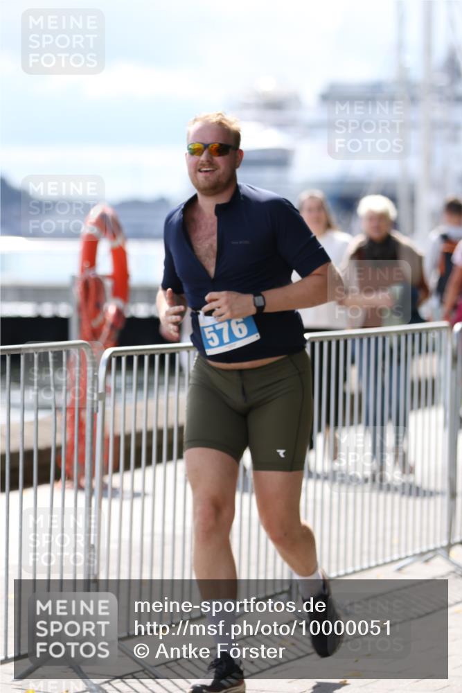 16.08.2026 - KN Förde Triathlon 2026 Antke Förster http://msf.ph/oto/10000051 16.08.2026 14:00:19 Laufen  meine-sportfotos.de