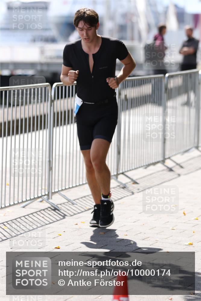 16.08.2026 - KN Förde Triathlon 2026 Antke Förster http://msf.ph/oto/10000174 16.08.2026 14:03:10 Laufen  meine-sportfotos.de