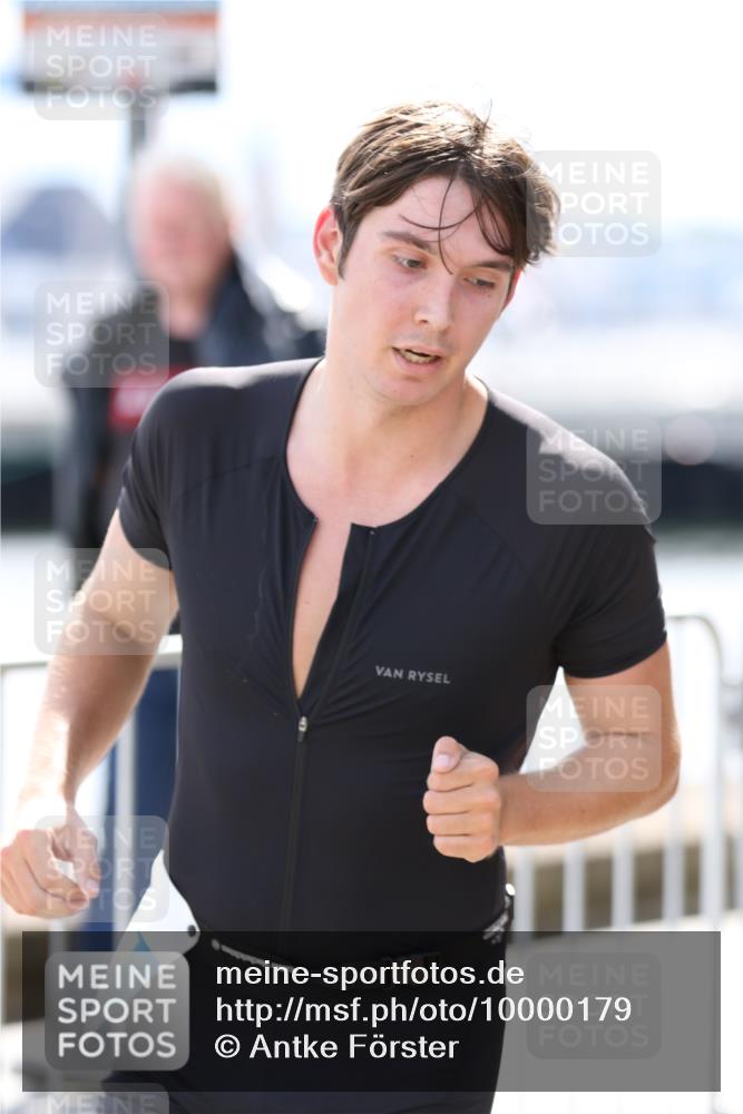 16.08.2026 - KN Förde Triathlon 2026 Antke Förster http://msf.ph/oto/10000179 16.08.2026 14:03:13 Laufen  meine-sportfotos.de