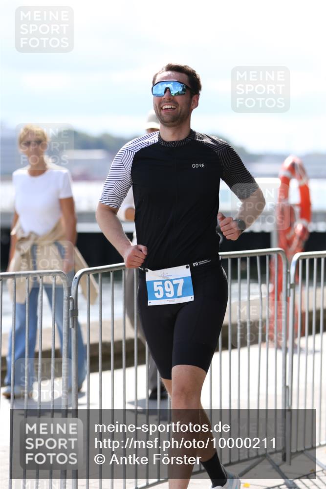 16.08.2026 - KN Förde Triathlon 2026 Antke Förster http://msf.ph/oto/10000211 16.08.2026 14:04:16 Laufen  meine-sportfotos.de