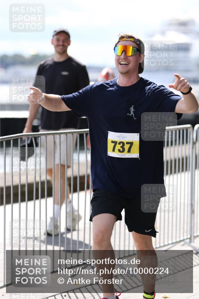 16.08.2026 - KN Förde Triathlon 2026 Antke Förster http://msf.ph/oto/10000224 16.08.2026 14:05:09 Laufen  meine-sportfotos.de