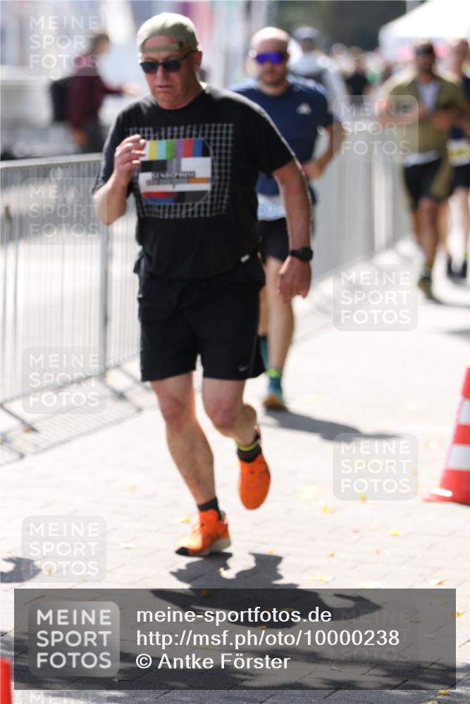 16.08.2026 - KN Förde Triathlon 2026 Antke Förster http://msf.ph/oto/10000238 16.08.2026 14:05:39 Laufen  meine-sportfotos.de