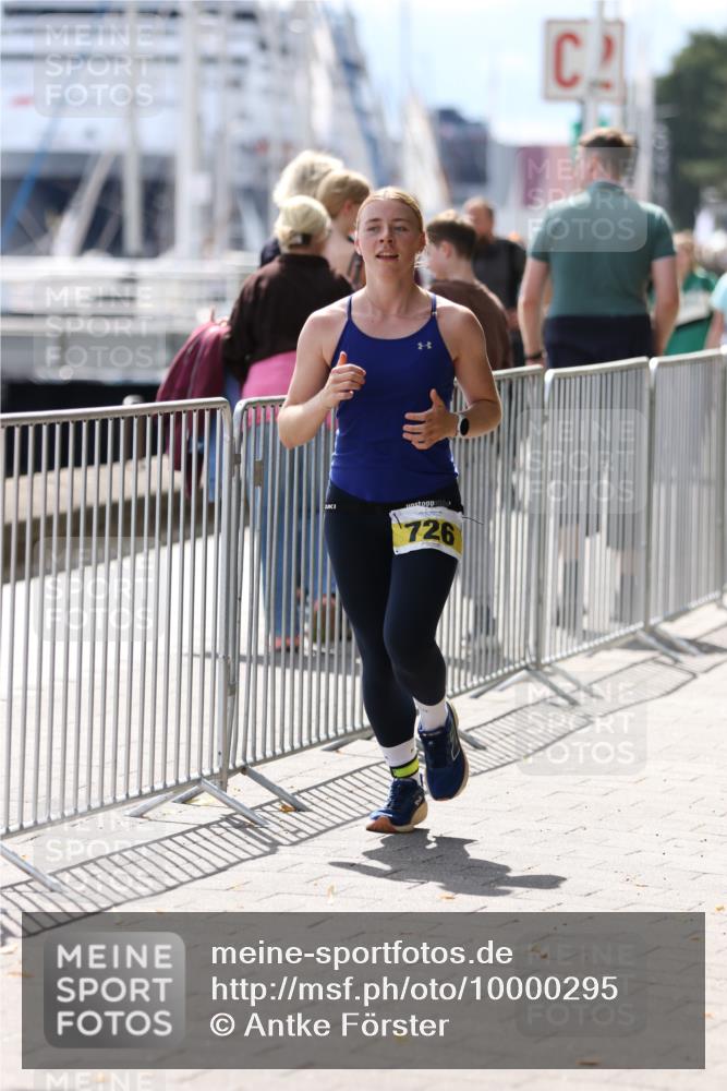 16.08.2026 - KN Förde Triathlon 2026 Antke Förster http://msf.ph/oto/10000295 16.08.2026 14:08:28 Laufen  meine-sportfotos.de
