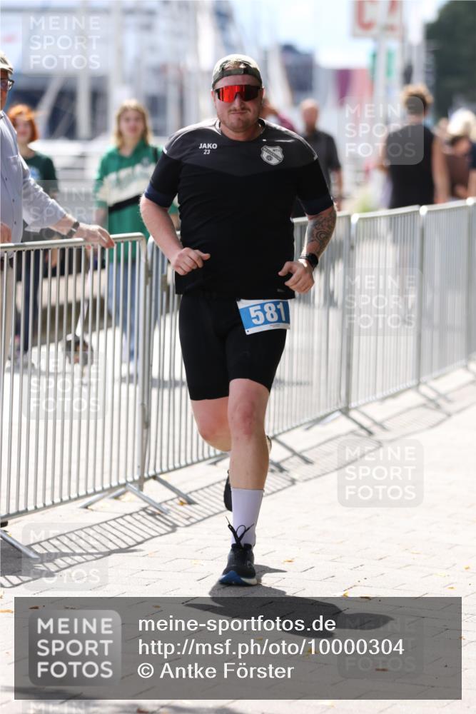 16.08.2026 - KN Förde Triathlon 2026 Antke Förster http://msf.ph/oto/10000304 16.08.2026 14:08:46 Laufen  meine-sportfotos.de