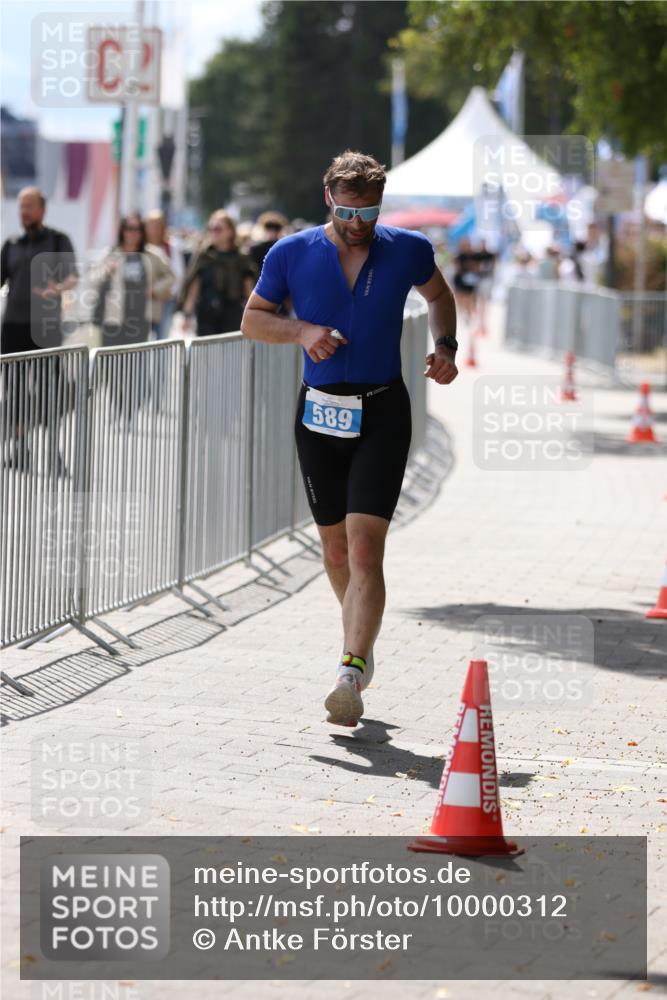 16.08.2026 - KN Förde Triathlon 2026 Antke Förster http://msf.ph/oto/10000312 16.08.2026 14:09:04 Laufen  meine-sportfotos.de