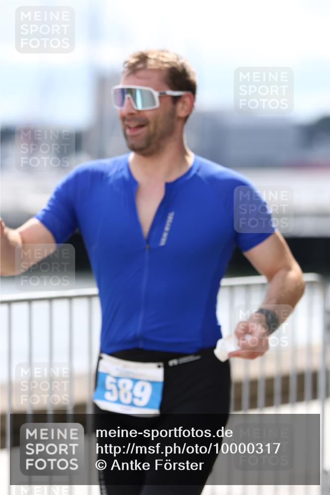 16.08.2026 - KN Förde Triathlon 2026 Antke Förster http://msf.ph/oto/10000317 16.08.2026 14:09:07 Laufen  meine-sportfotos.de