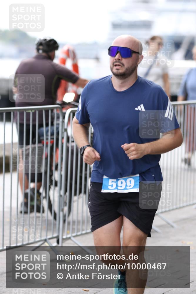 16.08.2026 - KN Förde Triathlon 2026 Antke Förster http://msf.ph/oto/10000467 16.08.2026 14:17:03 Laufen  meine-sportfotos.de