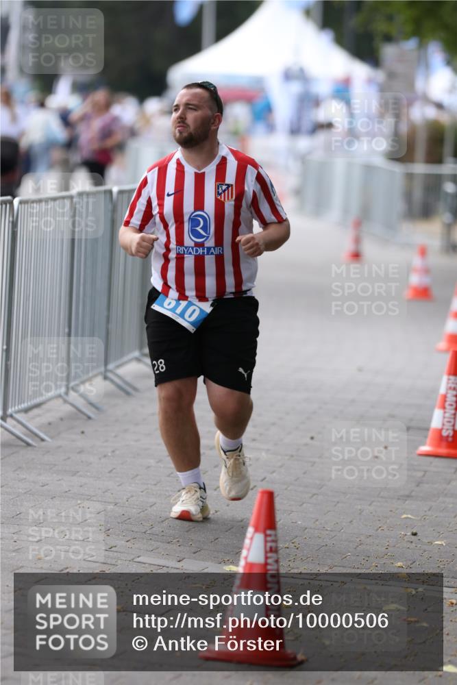 16.08.2026 - KN Förde Triathlon 2026 Antke Förster http://msf.ph/oto/10000506 16.08.2026 14:27:20 Laufen  meine-sportfotos.de