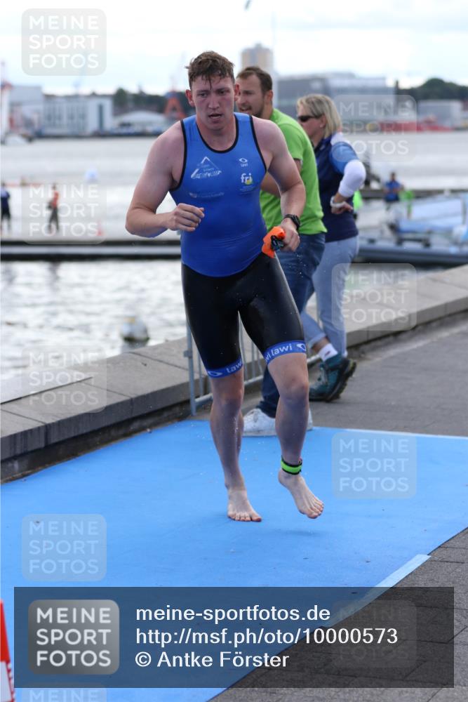 16.08.2026 - KN Förde Triathlon 2026 Antke Förster http://msf.ph/oto/10000573 16.08.2026 14:49:18 Schwimmen 12, 14, 8 meine-sportfotos.de