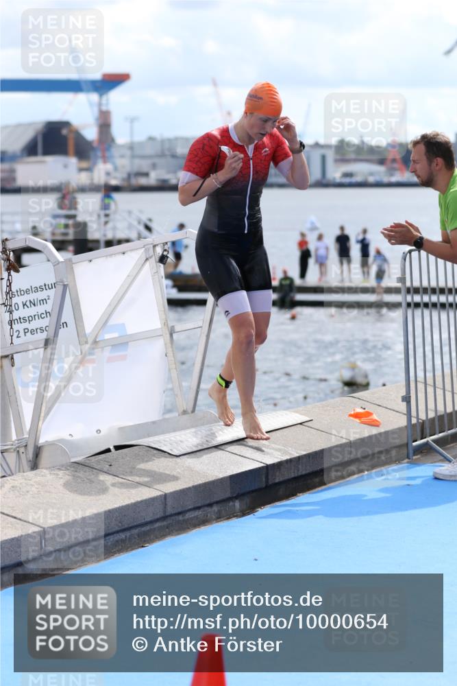 16.08.2026 - KN Förde Triathlon 2026 Antke Förster http://msf.ph/oto/10000654 16.08.2026 14:55:17 Schwimmen 19, 22, 26, 27, 28, 34, 35, 21, 23, 25, 29, 30, 36, 37 meine-sportfotos.de