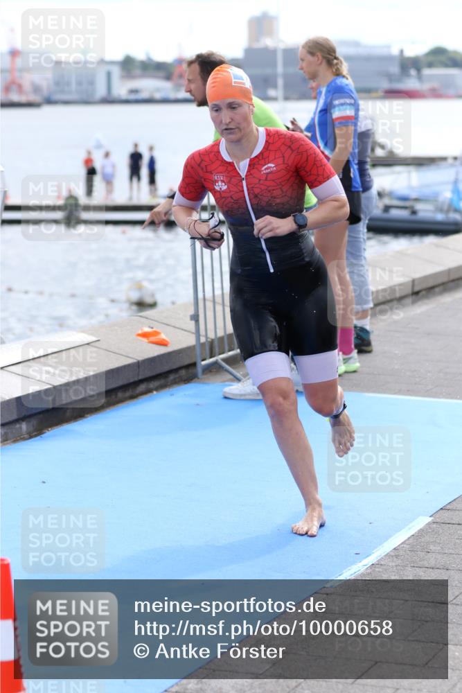 16.08.2026 - KN Förde Triathlon 2026 Antke Förster http://msf.ph/oto/10000658 16.08.2026 14:55:18 Schwimmen 19, 26, 27, 28, 34, 35, 36, 21, 23, 25, 29, 30, 36, 37 meine-sportfotos.de