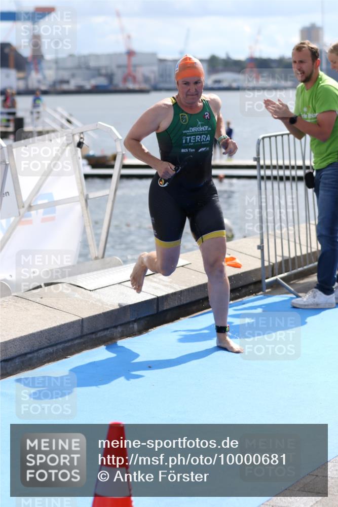 16.08.2026 - KN Förde Triathlon 2026 Antke Förster http://msf.ph/oto/10000681 16.08.2026 14:55:38 Schwimmen 21, 23, 25, 29, 30, 36, 37, 17, 18, 29 meine-sportfotos.de