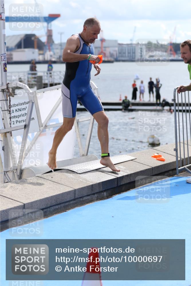 16.08.2026 - KN Förde Triathlon 2026 Antke Förster http://msf.ph/oto/10000697 16.08.2026 14:56:08 Schwimmen 17, 18, 32 meine-sportfotos.de
