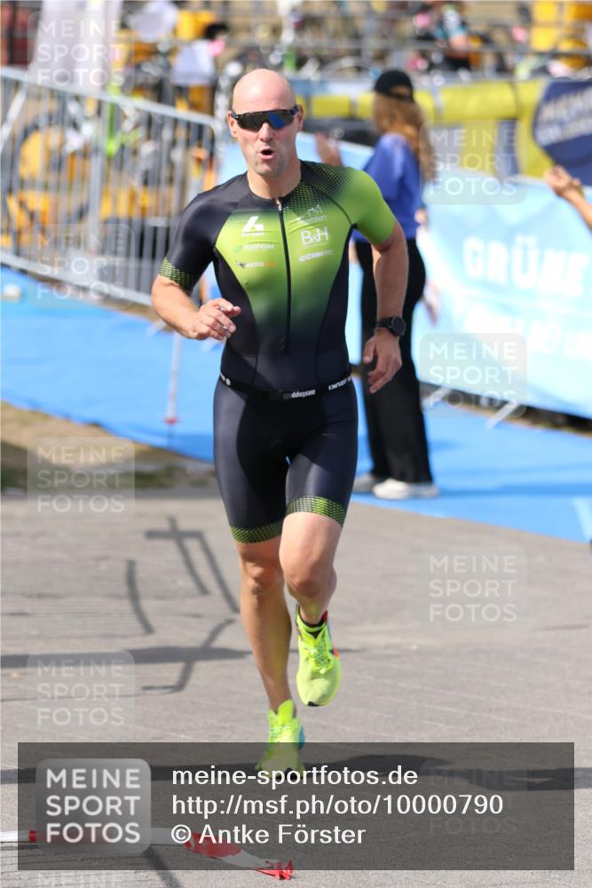 16.08.2026 - KN Förde Triathlon 2026 Antke Förster http://msf.ph/oto/10000790 16.08.2026 15:07:55 Laufen  meine-sportfotos.de