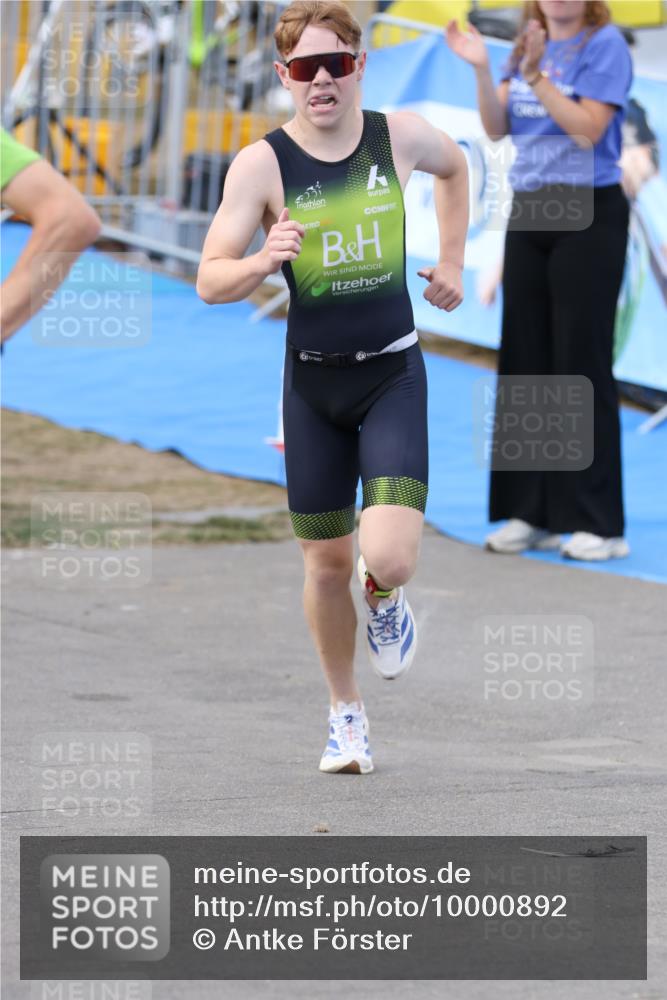 16.08.2026 - KN Förde Triathlon 2026 Antke Förster http://msf.ph/oto/10000892 16.08.2026 15:25:42 Laufen  meine-sportfotos.de