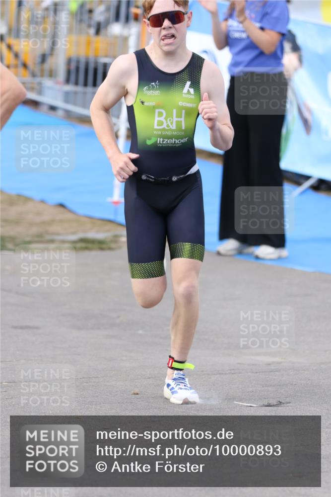 16.08.2026 - KN Förde Triathlon 2026 Antke Förster http://msf.ph/oto/10000893 16.08.2026 15:25:42 Laufen  meine-sportfotos.de