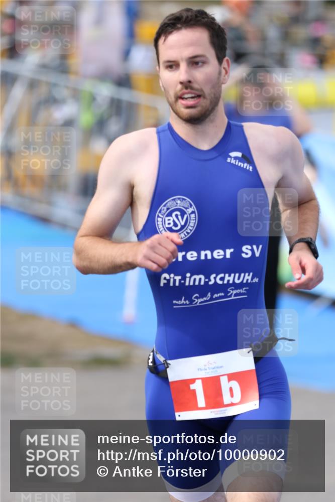 16.08.2026 - KN Förde Triathlon 2026 Antke Förster http://msf.ph/oto/10000902 16.08.2026 15:25:58 Laufen  meine-sportfotos.de