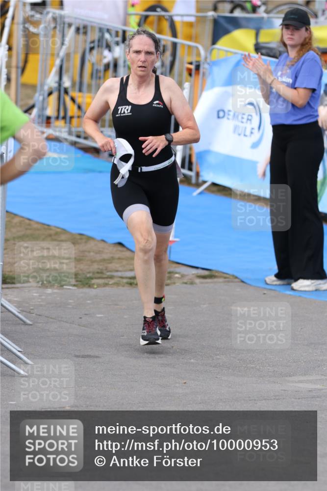 16.08.2026 - KN Förde Triathlon 2026 Antke Förster http://msf.ph/oto/10000953 16.08.2026 15:30:35 Laufen  meine-sportfotos.de