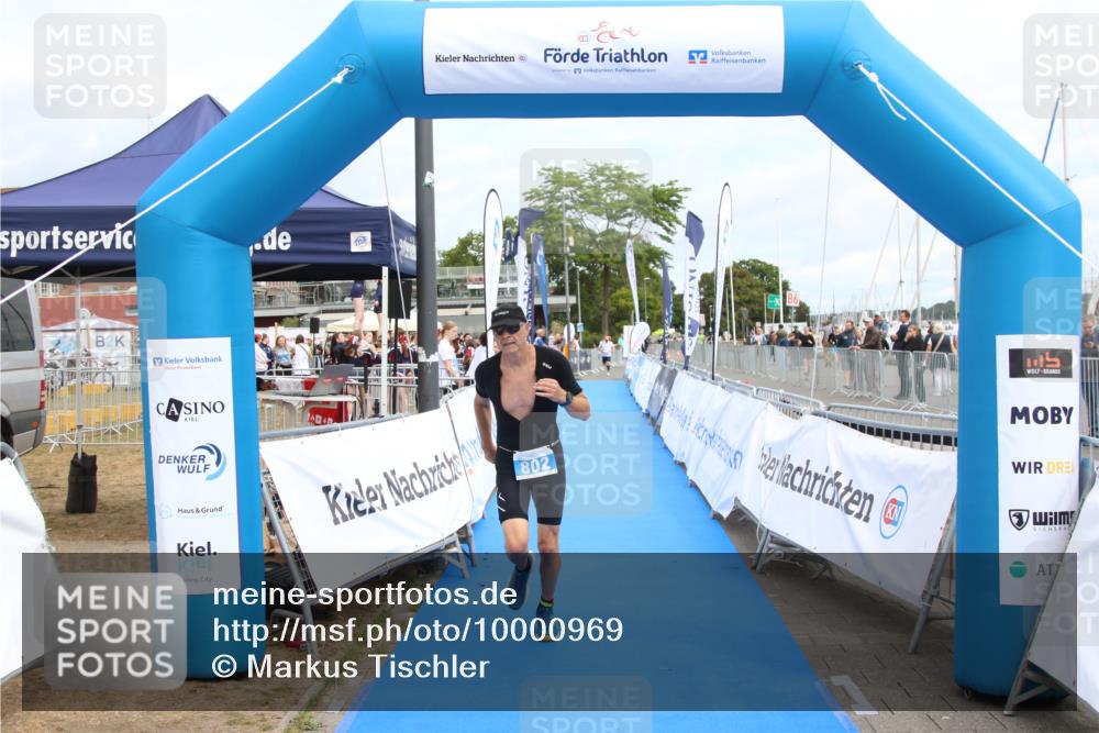 16.08.2026 - KN Förde Triathlon 2026 Markus Tischler http://msf.ph/oto/10000969 16.08.2026 12:26:42 Ziel 802, 802 meine-sportfotos.de