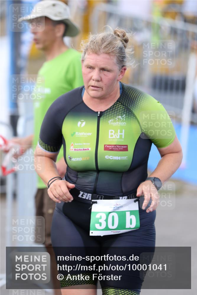16.08.2026 - KN Förde Triathlon 2026 Antke Förster http://msf.ph/oto/10001041 16.08.2026 15:34:45 Laufen  meine-sportfotos.de