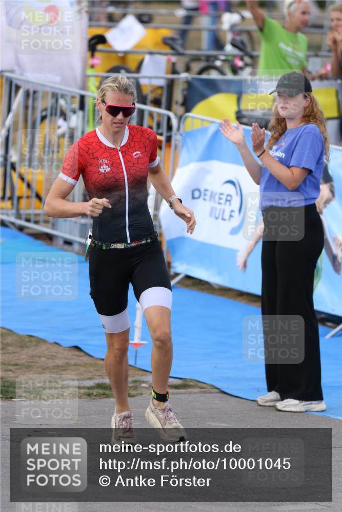 16.08.2026 - KN Förde Triathlon 2026 Antke Förster http://msf.ph/oto/10001045 16.08.2026 15:35:28 Laufen  meine-sportfotos.de