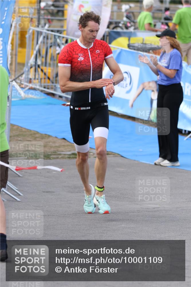 16.08.2026 - KN Förde Triathlon 2026 Antke Förster http://msf.ph/oto/10001109 16.08.2026 15:44:37 Laufen  meine-sportfotos.de