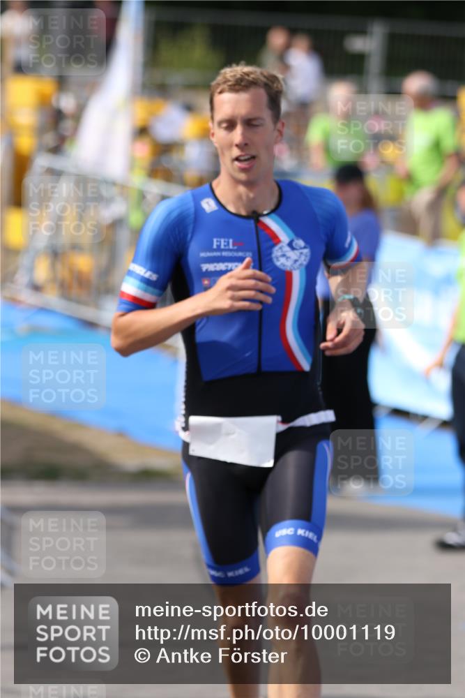 16.08.2026 - KN Förde Triathlon 2026 Antke Förster http://msf.ph/oto/10001119 16.08.2026 15:45:57 Laufen  meine-sportfotos.de