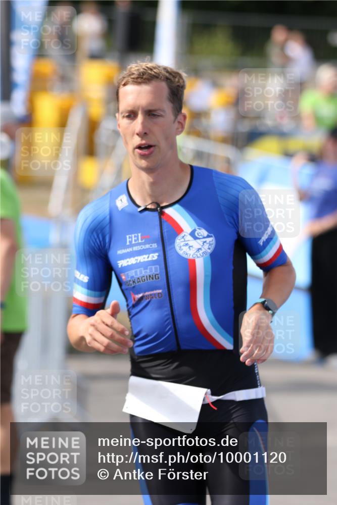 16.08.2026 - KN Förde Triathlon 2026 Antke Förster http://msf.ph/oto/10001120 16.08.2026 15:45:57 Laufen  meine-sportfotos.de