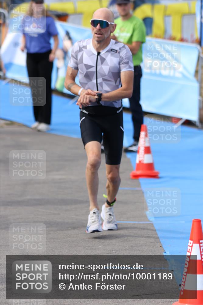16.08.2026 - KN Förde Triathlon 2026 Antke Förster http://msf.ph/oto/10001189 16.08.2026 15:54:43 Laufen  meine-sportfotos.de
