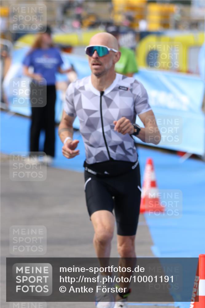 16.08.2026 - KN Förde Triathlon 2026 Antke Förster http://msf.ph/oto/10001191 16.08.2026 15:54:44 Laufen  meine-sportfotos.de