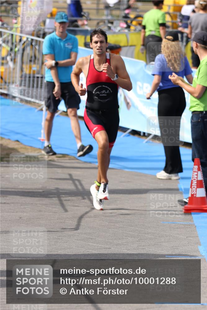 16.08.2026 - KN Förde Triathlon 2026 Antke Förster http://msf.ph/oto/10001288 16.08.2026 15:59:53 Laufen  meine-sportfotos.de