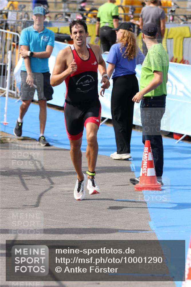 16.08.2026 - KN Förde Triathlon 2026 Antke Förster http://msf.ph/oto/10001290 16.08.2026 15:59:53 Laufen  meine-sportfotos.de