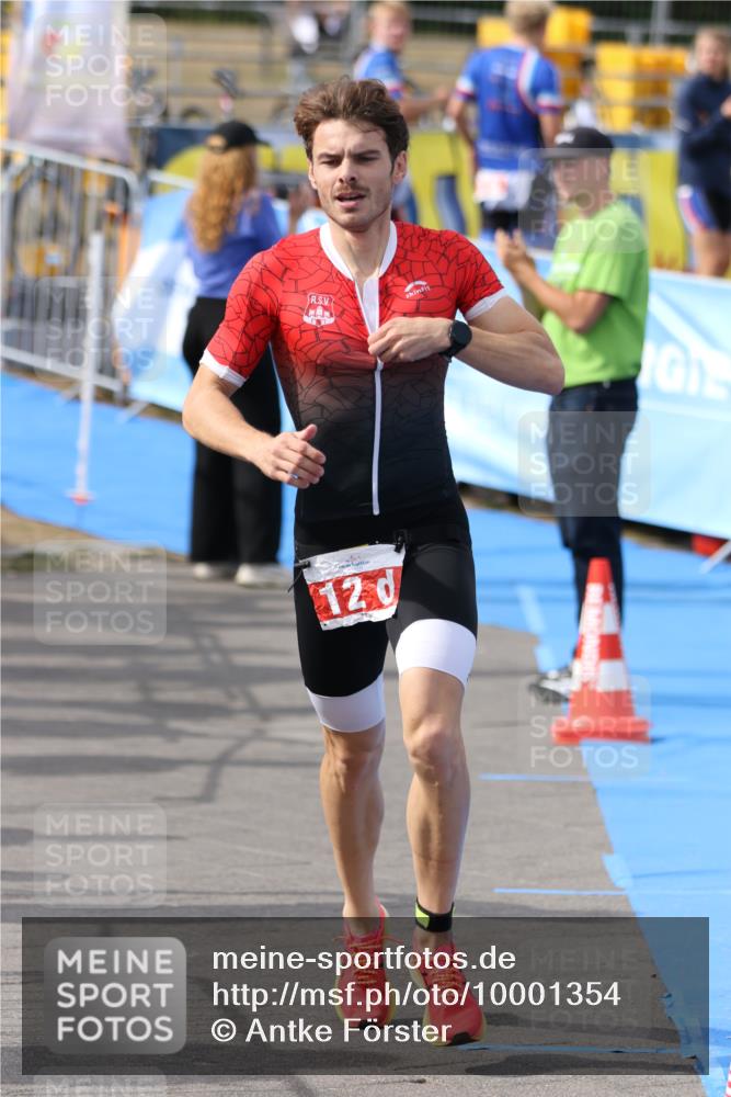 16.08.2026 - KN Förde Triathlon 2026 Antke Förster http://msf.ph/oto/10001354 16.08.2026 16:04:26 Laufen  meine-sportfotos.de
