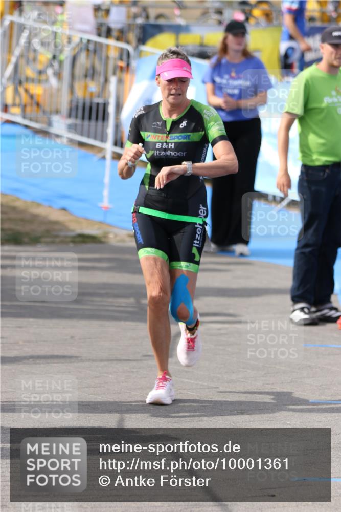16.08.2026 - KN Förde Triathlon 2026 Antke Förster http://msf.ph/oto/10001361 16.08.2026 16:05:56 Laufen  meine-sportfotos.de