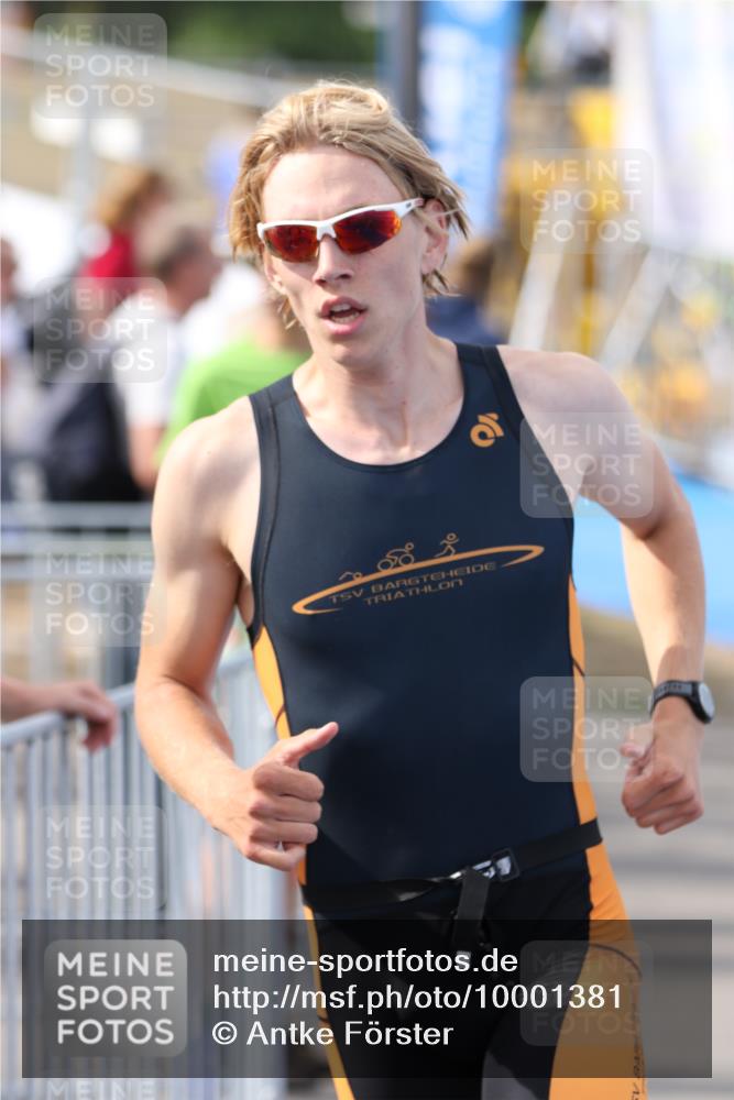 16.08.2026 - KN Förde Triathlon 2026 Antke Förster http://msf.ph/oto/10001381 16.08.2026 16:06:27 Laufen  meine-sportfotos.de