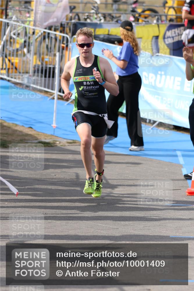 16.08.2026 - KN Förde Triathlon 2026 Antke Förster http://msf.ph/oto/10001409 16.08.2026 16:14:14 Laufen  meine-sportfotos.de