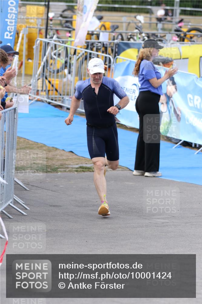 16.08.2026 - KN Förde Triathlon 2026 Antke Förster http://msf.ph/oto/10001424 16.08.2026 16:15:19 Laufen  meine-sportfotos.de