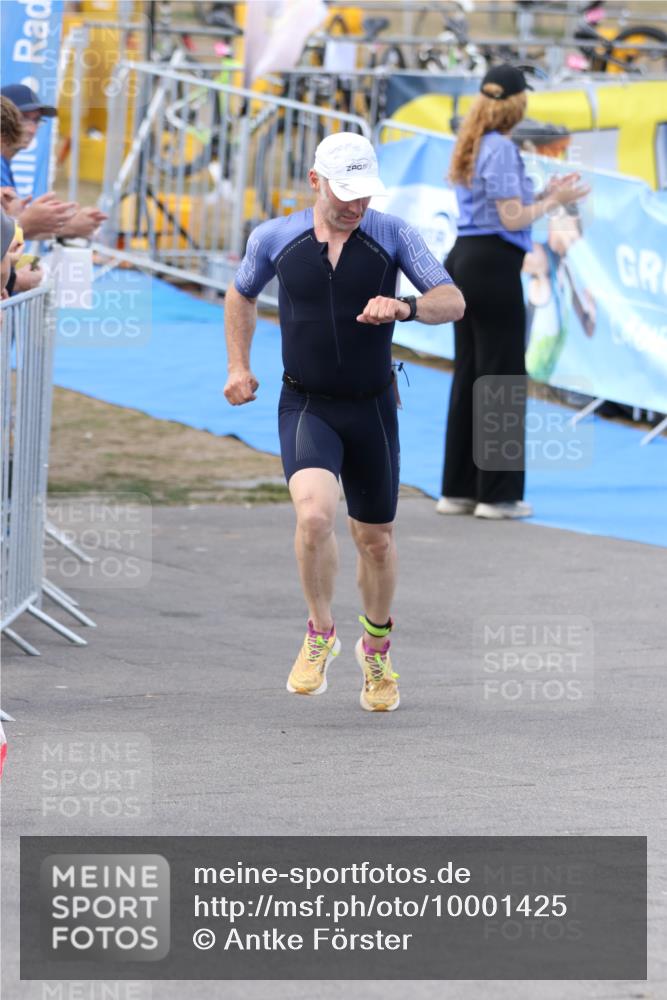16.08.2026 - KN Förde Triathlon 2026 Antke Förster http://msf.ph/oto/10001425 16.08.2026 16:15:19 Laufen  meine-sportfotos.de