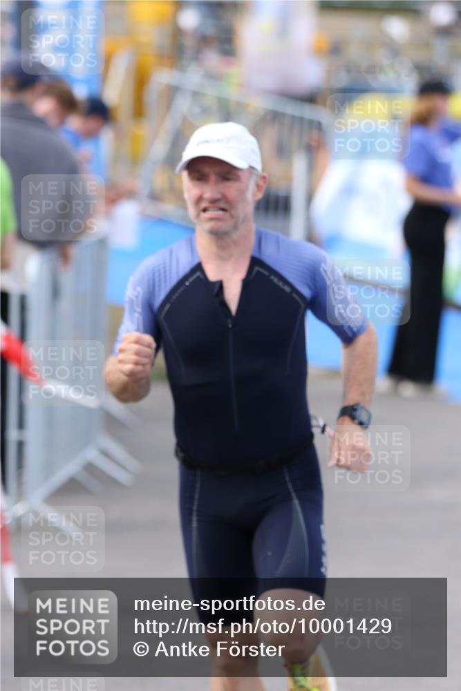 16.08.2026 - KN Förde Triathlon 2026 Antke Förster http://msf.ph/oto/10001429 16.08.2026 16:15:21 Laufen  meine-sportfotos.de