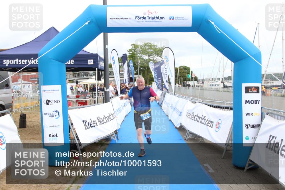 16.08.2026 - KN Förde Triathlon 2026 Markus Tischler http://msf.ph/oto/10001593 16.08.2026 12:36:58 Ziel 422, 422 meine-sportfotos.de
