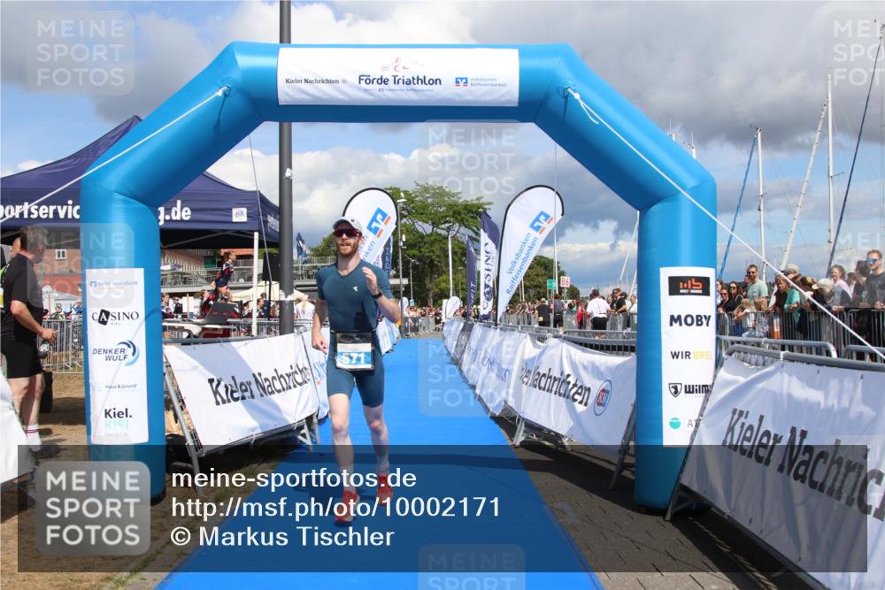 16.08.2026 - KN Förde Triathlon 2026 Markus Tischler http://msf.ph/oto/10002171 16.08.2026 13:53:04 Ziel 571, 721, 571, 721 meine-sportfotos.de