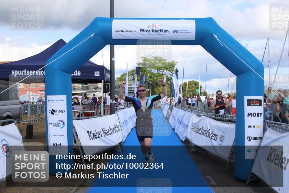 16.08.2026 - KN Förde Triathlon 2026 Markus Tischler http://msf.ph/oto/10002364 16.08.2026 13:58:04 Ziel 594, 611, 594, 611 meine-sportfotos.de