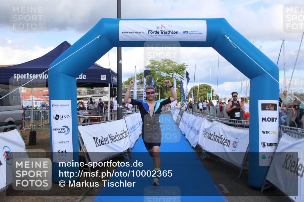 16.08.2026 - KN Förde Triathlon 2026 Markus Tischler http://msf.ph/oto/10002365 16.08.2026 13:58:04 Ziel 594, 611, 594, 611 meine-sportfotos.de