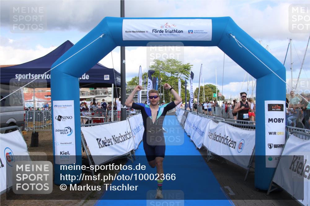 16.08.2026 - KN Förde Triathlon 2026 Markus Tischler http://msf.ph/oto/10002366 16.08.2026 13:58:04 Ziel 594, 611, 594, 611 meine-sportfotos.de