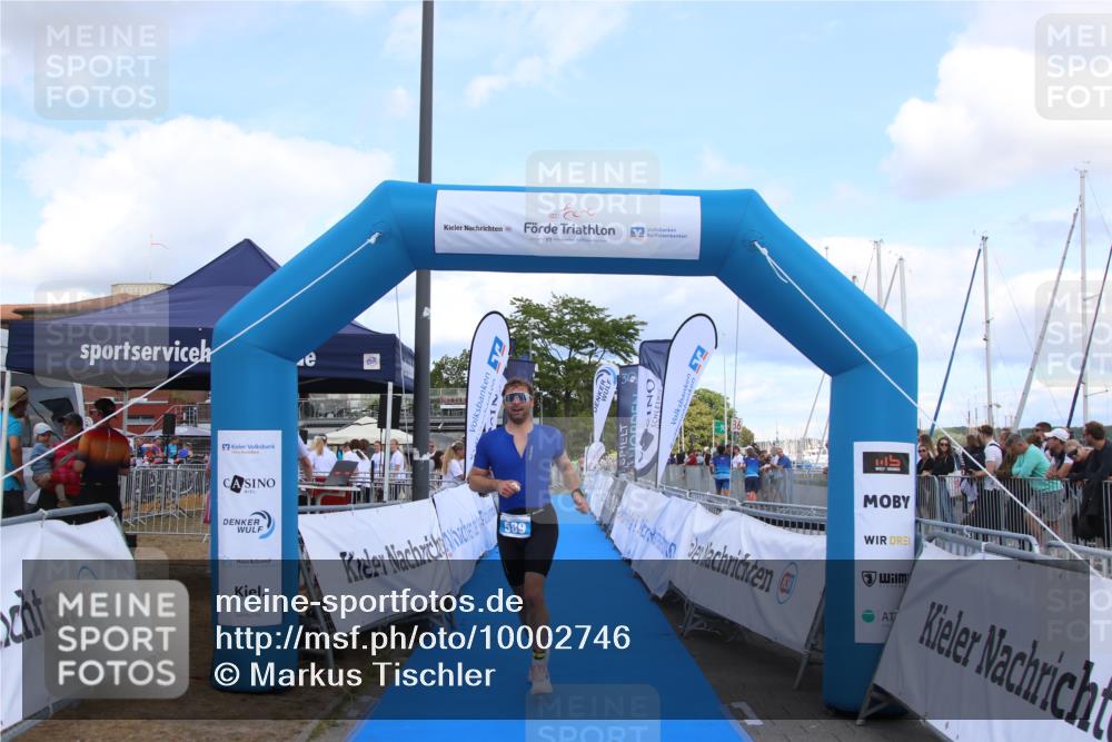 16.08.2026 - KN Förde Triathlon 2026 Markus Tischler http://msf.ph/oto/10002746 16.08.2026 14:10:07 Ziel 589, 589 meine-sportfotos.de