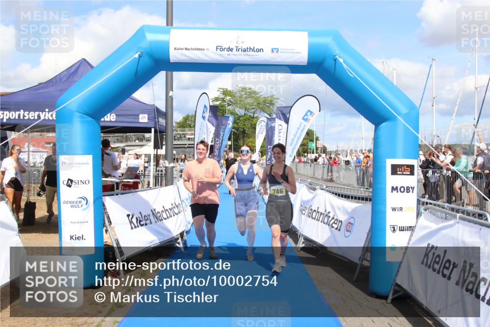 16.08.2026 - KN Förde Triathlon 2026 Markus Tischler http://msf.ph/oto/10002754 16.08.2026 14:10:59 Ziel 562, 572, 746, 562, 572, 746 meine-sportfotos.de