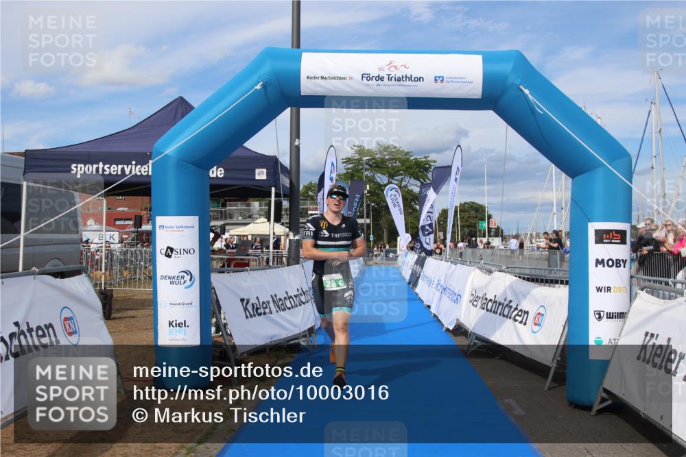 16.08.2026 - KN Förde Triathlon 2026 Markus Tischler http://msf.ph/oto/10003016 16.08.2026 16:04:01 Ziel 0, 28 meine-sportfotos.de